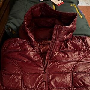 Burgundy Quilted Jacket with Hood by the adventure company size XL